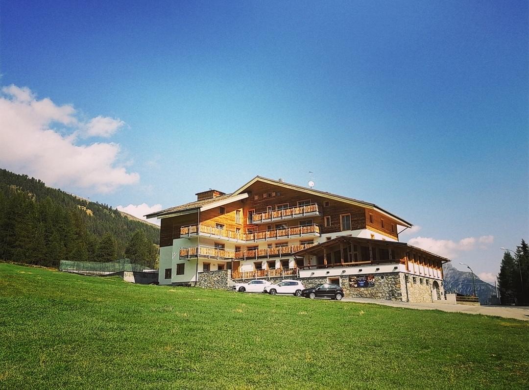 Sport Hotel Ливиньо Экстерьер фото